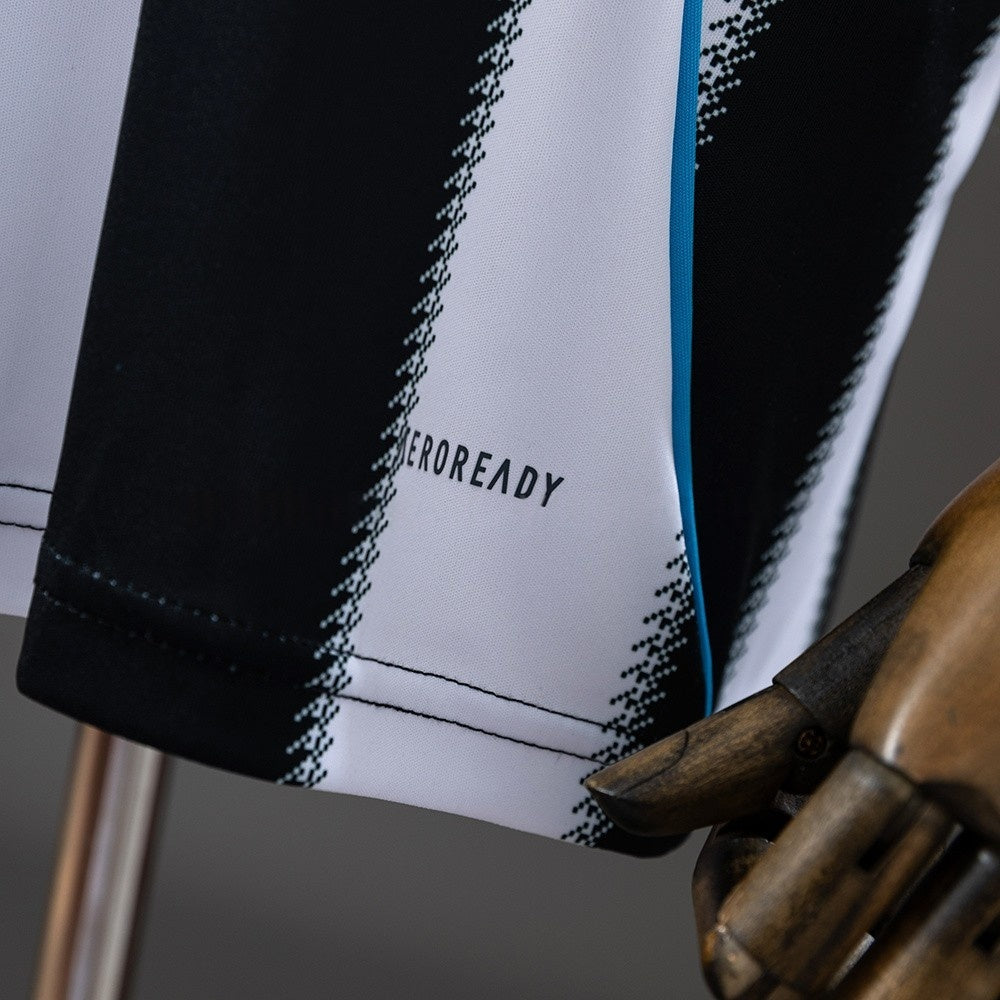 Newcastle United Jersey 25/26 Home Football Kit product image 3