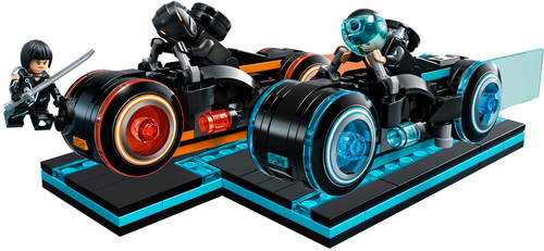 21314 TRON: Legacy Lightcycle (certified) product image 1, provided for visual reference and product detail review
