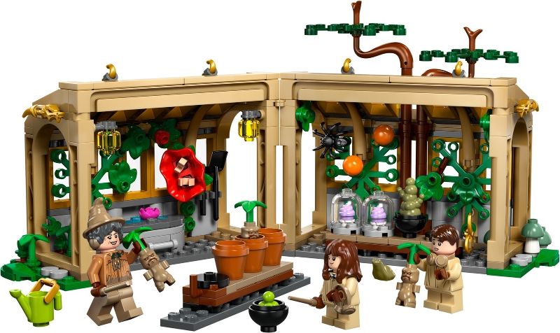 76445 Hogwarts Castle: Herbology Class product image 2, provided for visual reference and product detail review