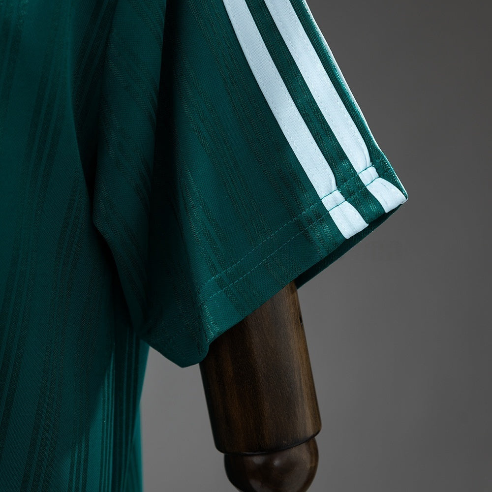 Liverpool Bringback Jersey 1995-1996 Retro Football Kit product image 2
