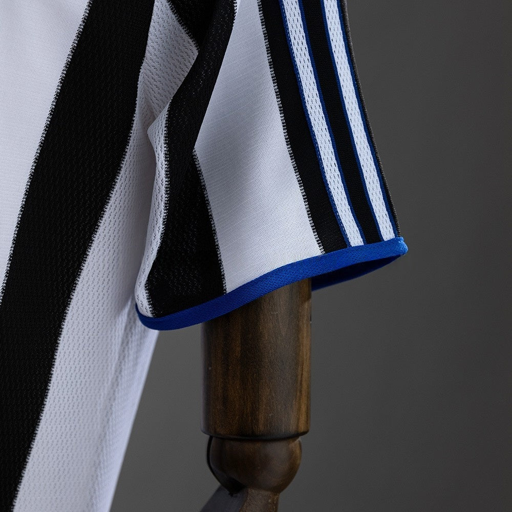 Newcastle United Jersey 1999-00 Home Retro Kit product image 4