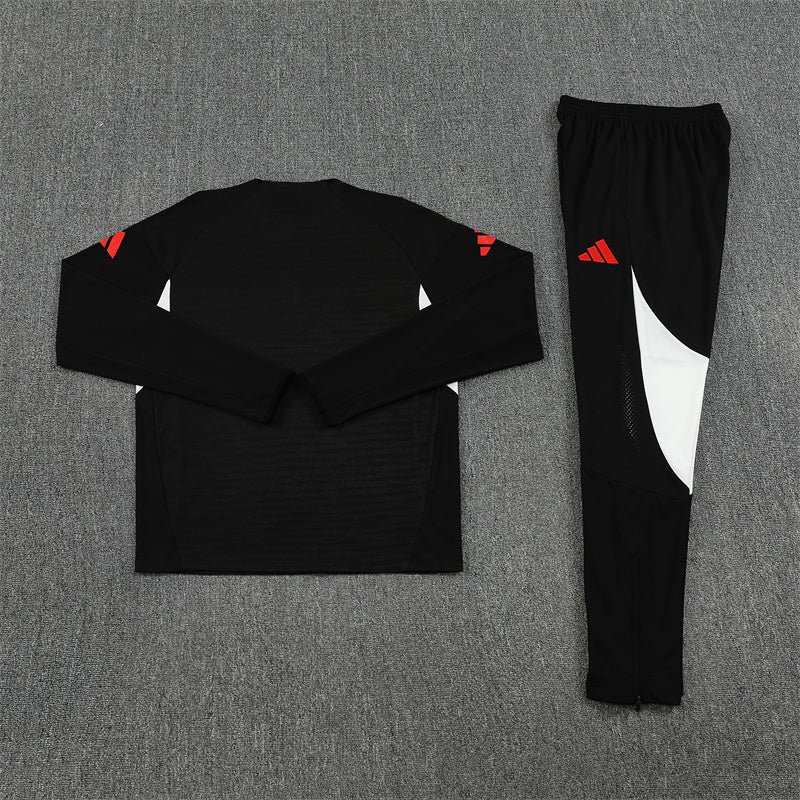 Liverpool Training Tracksuits 25/26 Football Kit Player product image 15