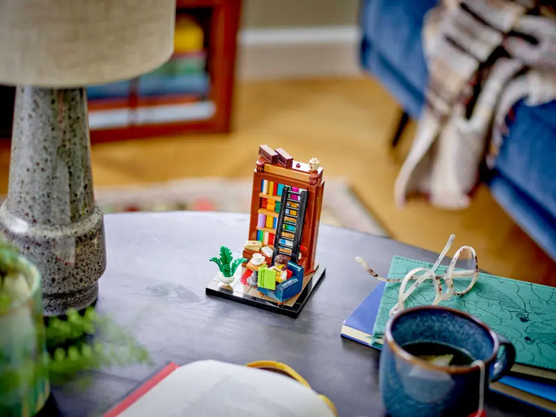 LEGO IDEAS Books Are My Passion 40698 product image 5, provided for visual reference and product detail review