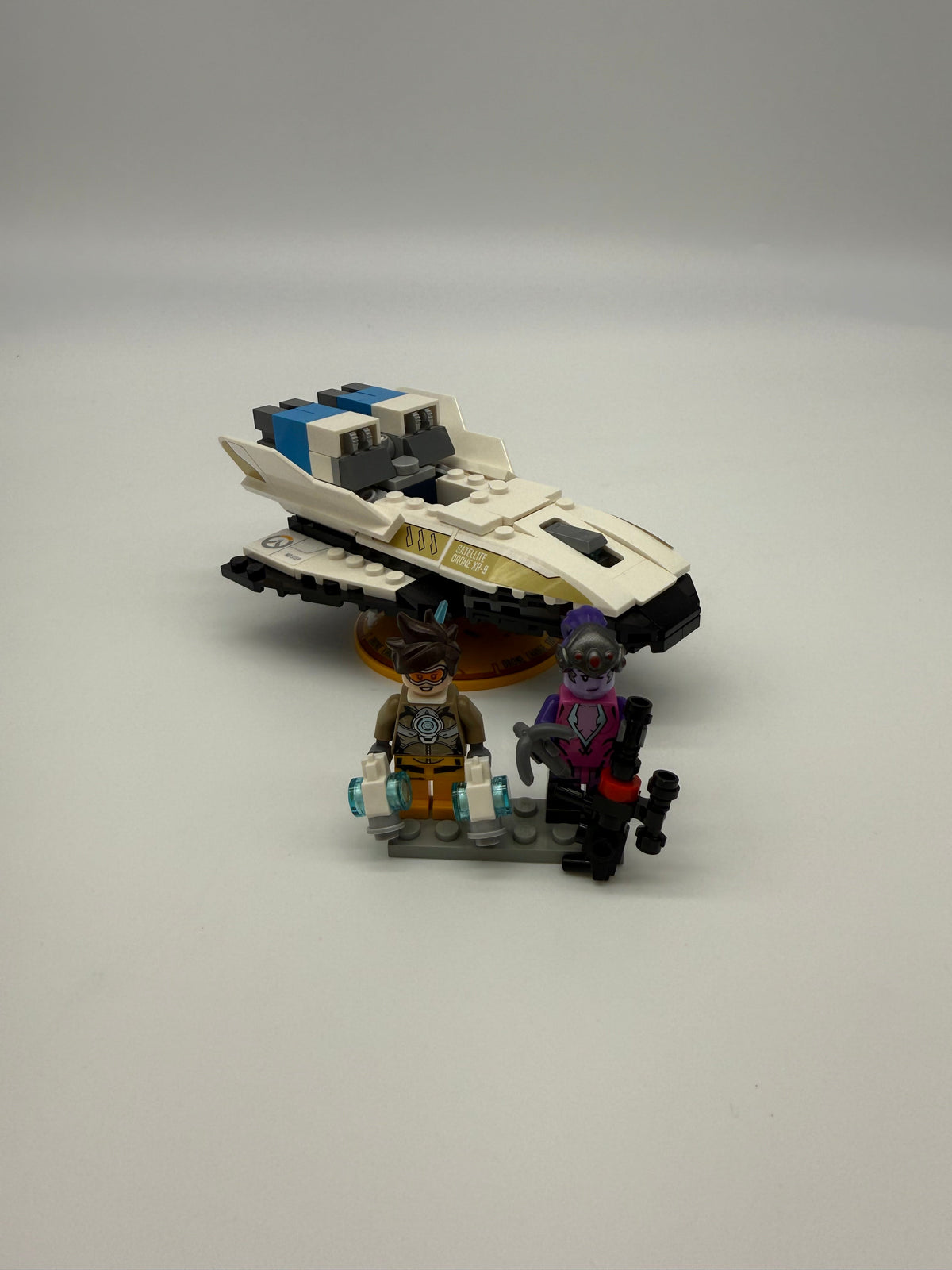 Tracer vs. Widowmaker product image 1, provided for visual reference and product detail review