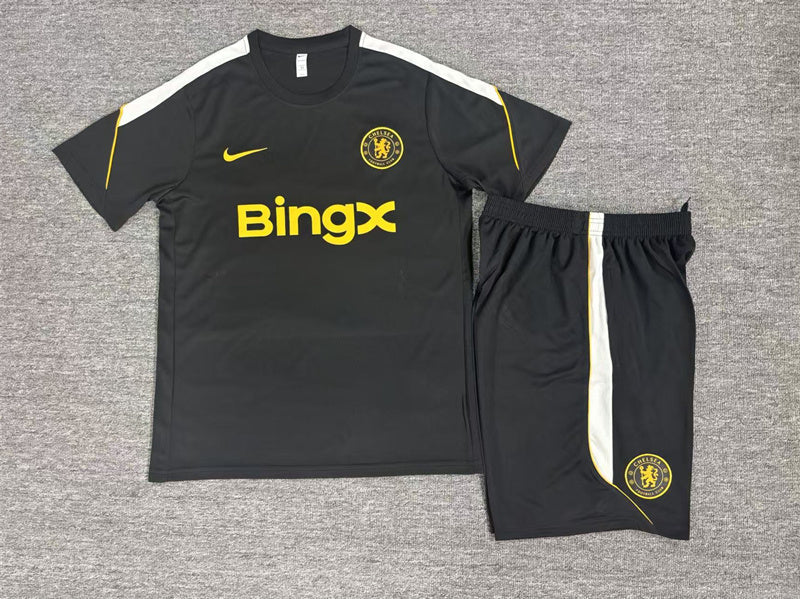 Kids Chelsea Training Tracksuits 2026-2027 Football Kit product image 2