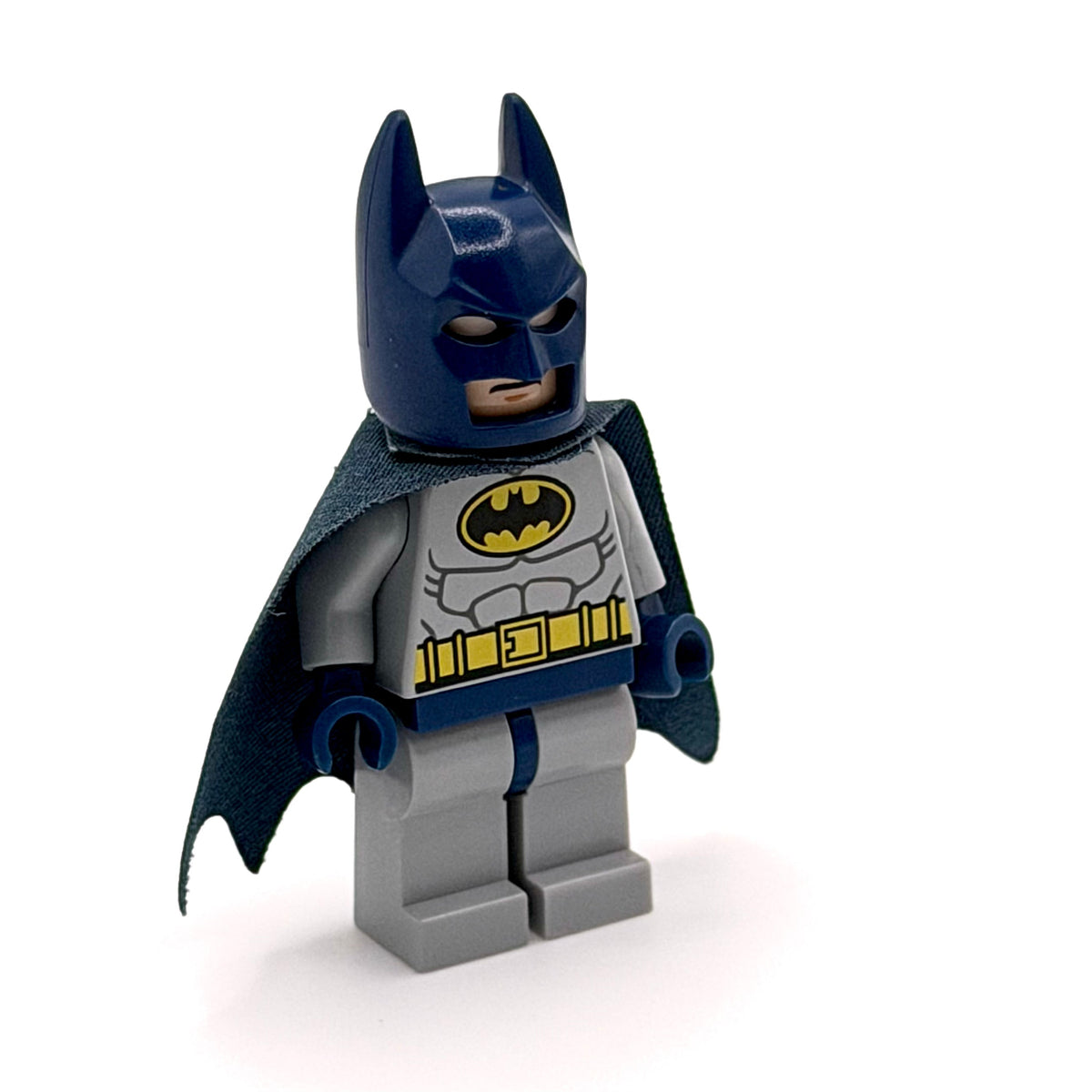 Batman - Light Bluish Gray Suit with Yellow Belt and Crest, Dark Blue Mask and Cape (Type 2 Cowl) product image 1, provided