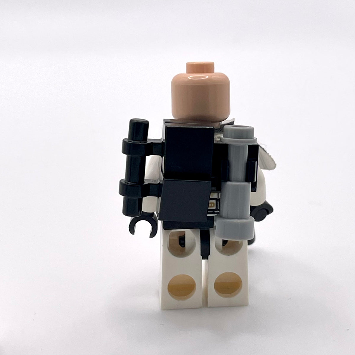 Sandtrooper (Sergeant) - White Pauldron, Ammo Pouch, Dirt Stains, Survival Backpack product image 3, provided for visual