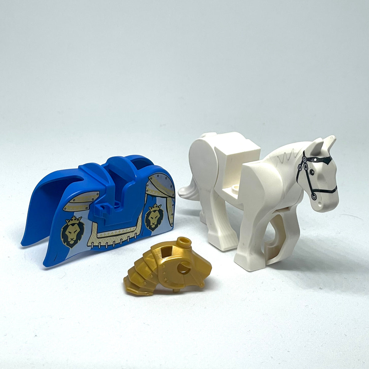 Lego Castle - King's Knight (From Lego Set #70404) product image 4, provided for visual reference and product detail review