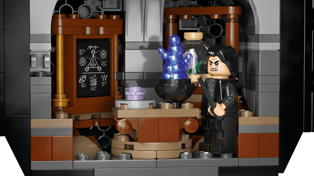 LEGO® Harry Potter™ #76464 Cauldron: Secret Potions Classroom product image 5, provided for visual reference and product