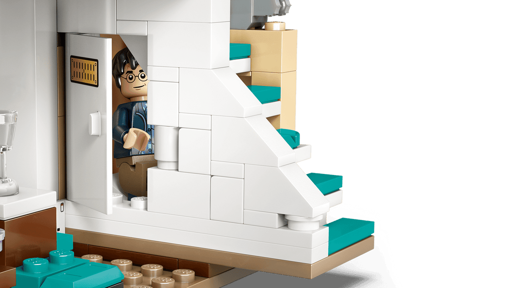 LEGO® Harry Potter™ #76451 Privet Drive: Aunt Marge's Visit product image 6, provided for visual reference and product