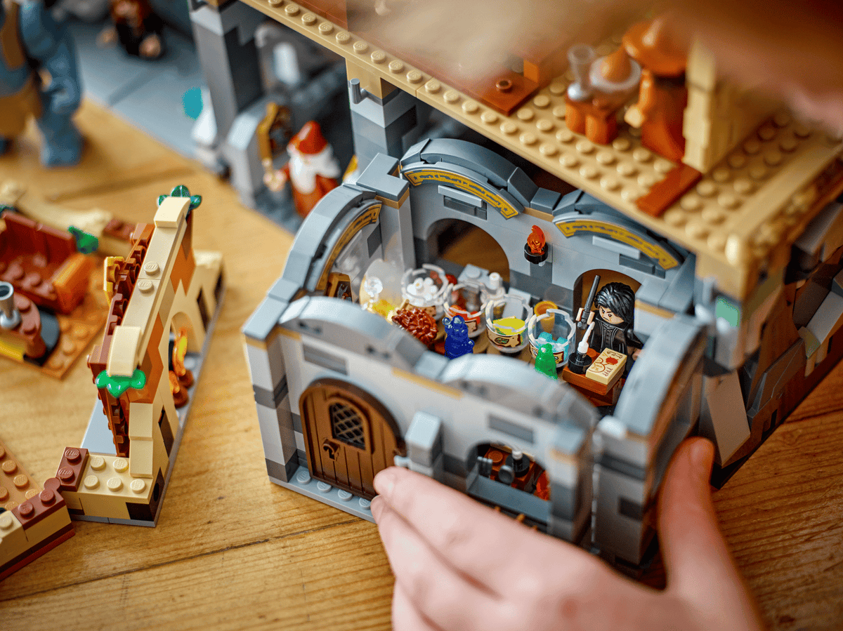 LEGO® Harry Potter™ #76435 Hogwarts™ Castle: The Great Hall product image 9, provided for visual reference and product