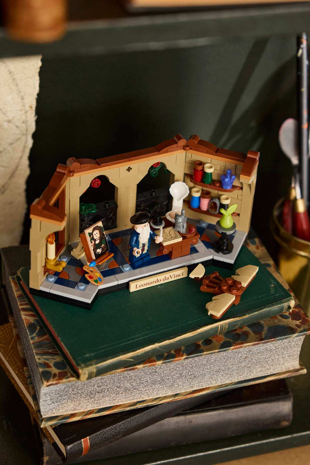 LEGO® Limited Edition Tribute to Leonardo da Vinci product image 6, provided for visual reference and product detail review