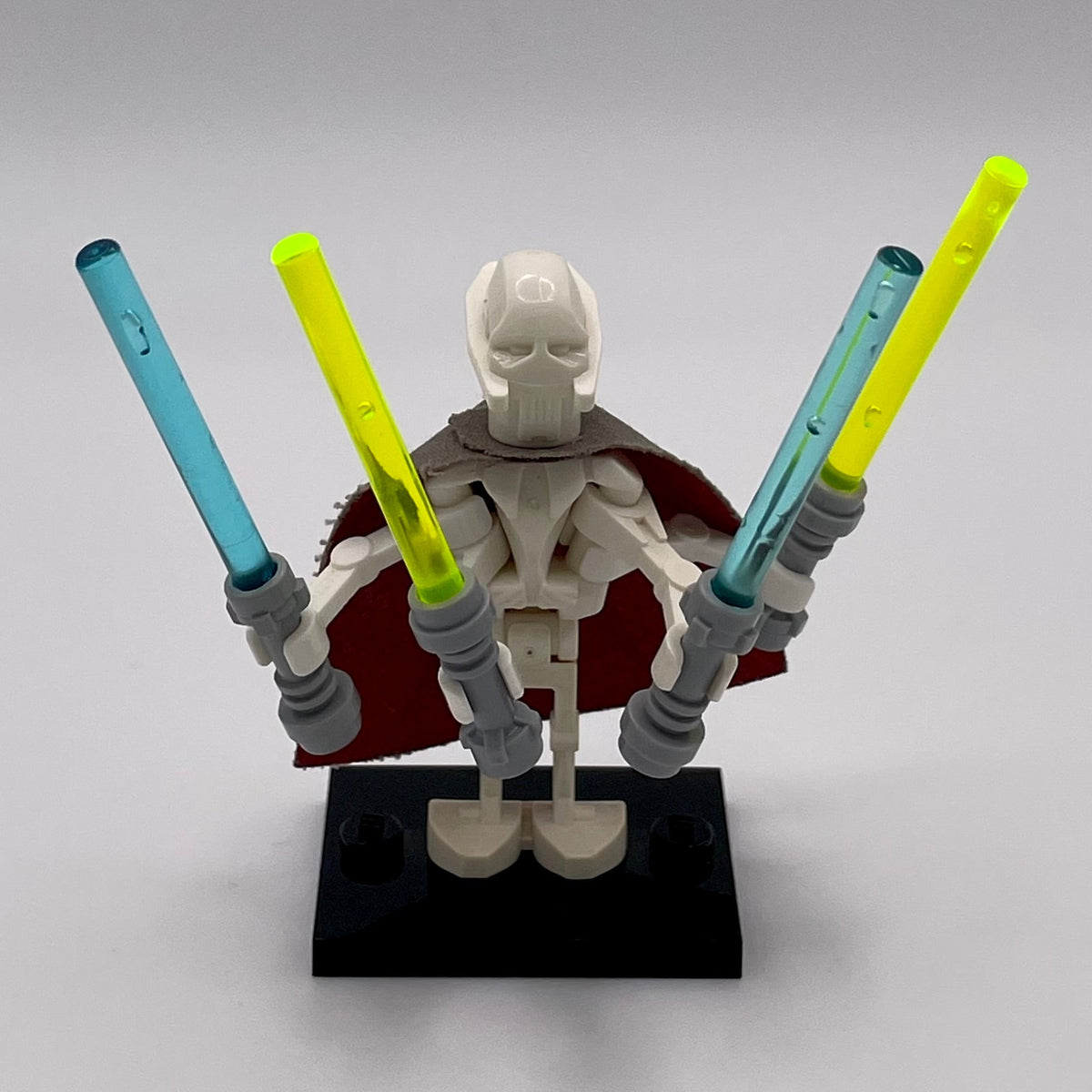 General Grievous - Straight Legs, Cape product image 1, provided for visual reference and product detail review