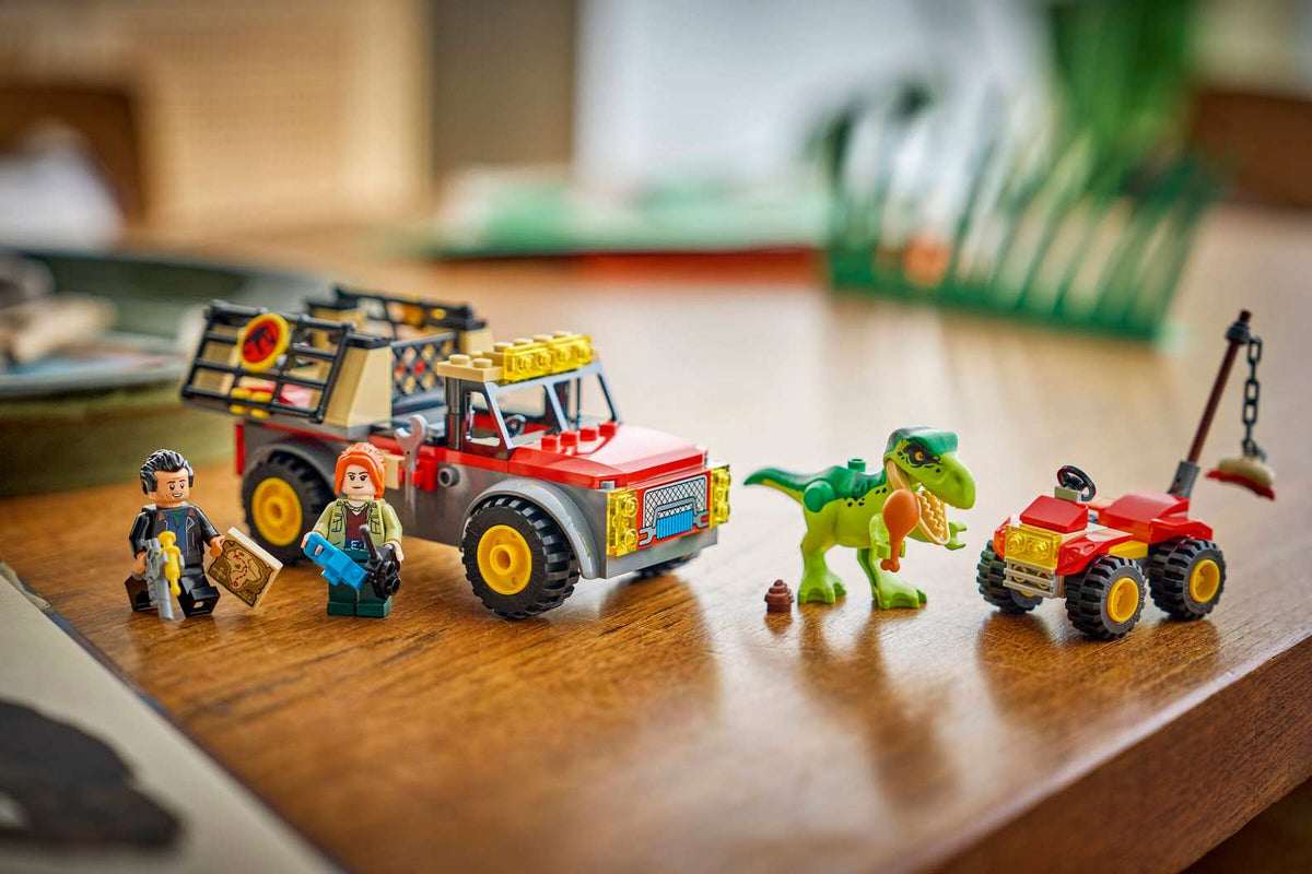 LEGO® Jurassic World™ #77978 Young T. rex Transport Truck product image 9, provided for visual reference and product detail