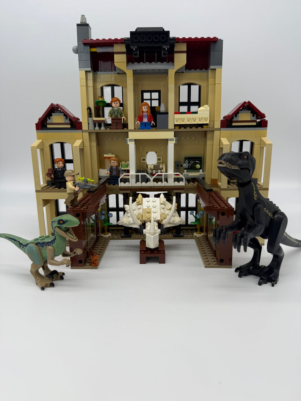 Indoraptor Rampage at Lockwood Estate product image 2, provided for visual reference and product detail review