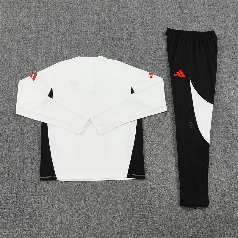 Liverpool Training Tracksuits 25/26 Football Kit Player product image 8