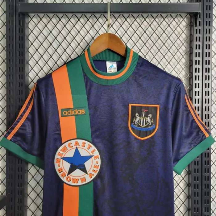 Newcastle United Jersey Home kit 2004/06 Retro Football product image 2