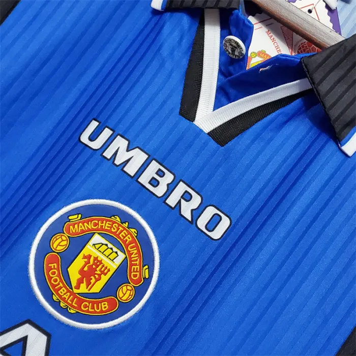 Manchester United Jersey Third Kit 1996/97 Retro Football product image 3