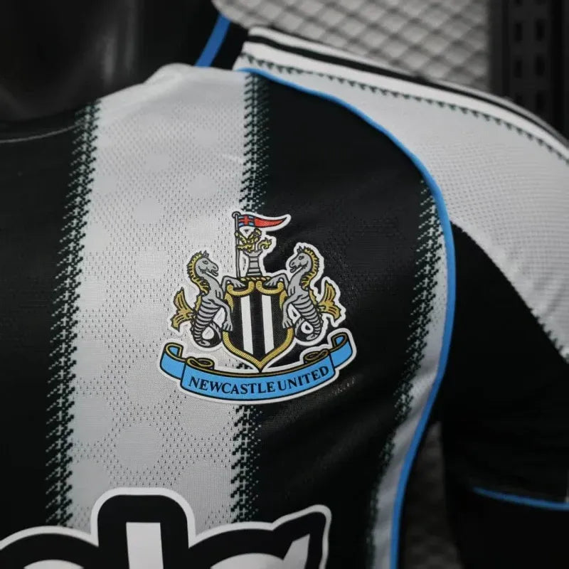 player version newcastle united jersey 25/26 home football product image 2