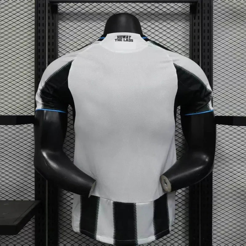 player version newcastle united jersey 25/26 home football product image 10