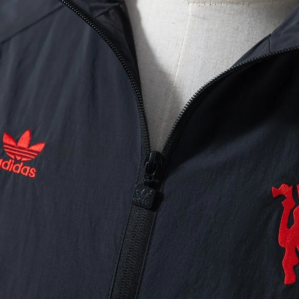 Manchester United Windbreaker 2025/26 Black Football Kit product image 4