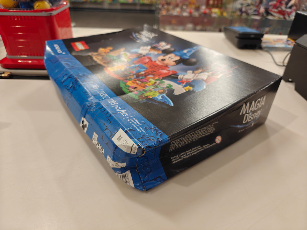 LEGO Ideas 21352 Magic of Disney product image 3, provided for visual reference and product detail review
